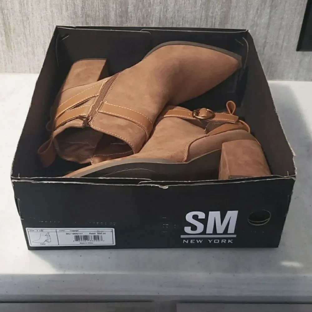 NWT SM New York Faux Suede Brown Ankle Boots Booties Sz 7 1/2